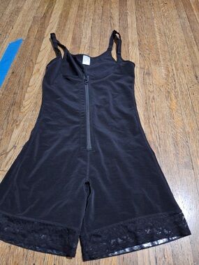SHEIN Black Lace Trim Shapewear Romper with Front Zipper